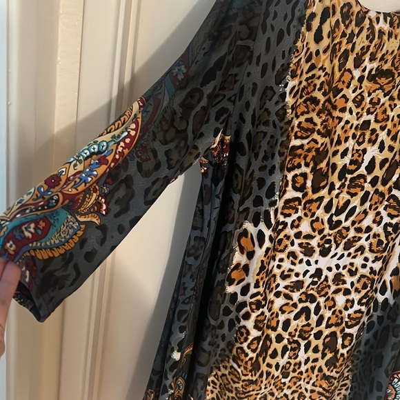 White Mark 3/4 Sleeve Handkerchief Hem Tunic Top (size 1x) - Picture 10 of 16